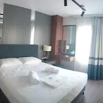 Ebru Evleri Icmeler Merkeze Ve Plaja Yakin マルマリス