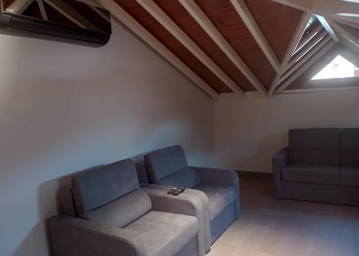 Ebru Evleri Icmeler Merkeze Ve Plaja Yakin *