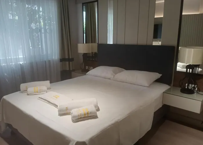 Ebru Evleri Icmeler Merkeze Ve Plaja Yakin Apartment Marmaris