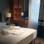 Ebru Evleri Icmeler Merkeze Ve Plaja Yakin Marmaris