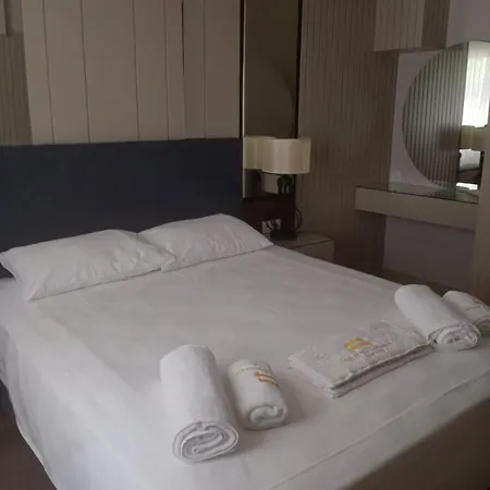 Ebru Evleri ıçmeler Merkeze Ve Plaja Yakın Apartamento *