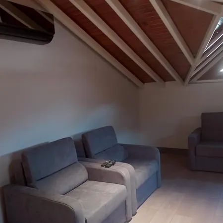 Ebru Evleri Icmeler Merkeze Ve Plaja Yakin *