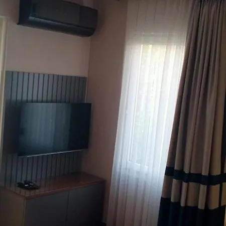 Ebru Evleri Icmeler Merkeze Ve Plaja Yakin