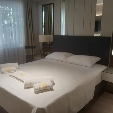 Ebru Evleri Icmeler Merkeze Ve Plaja Yakin アパート マルマリス