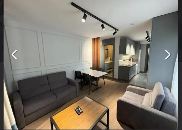 Ebru Evleri Icmeler Merkeze Ve Plaja Yakin マルマリス