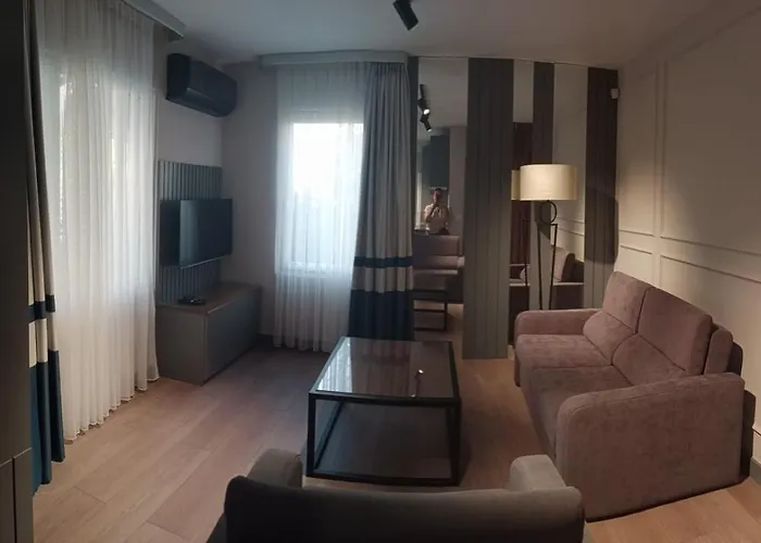 Ebru Evleri Icmeler Merkeze Ve Plaja Yakin * マルマリス