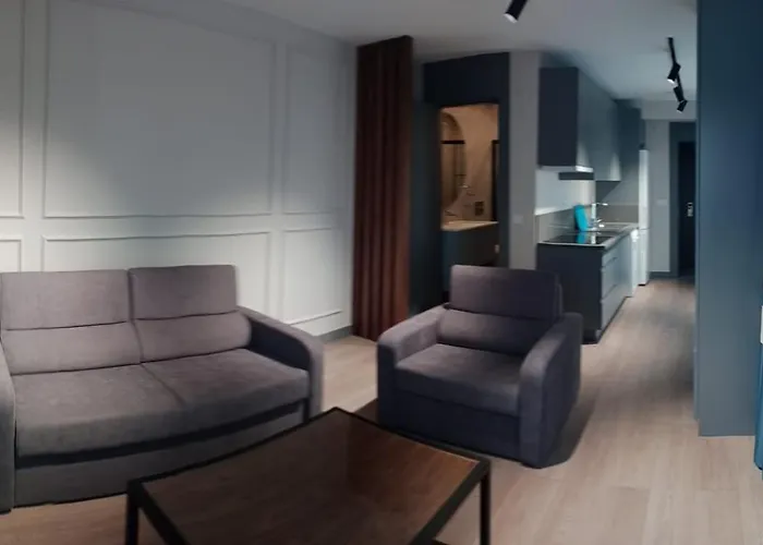 Ebru Evleri Icmeler Merkeze Ve Plaja Yakin